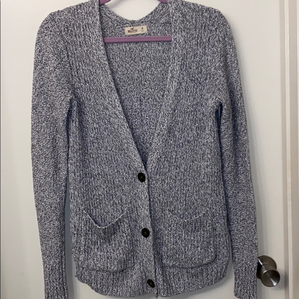 grey knitted cardigan